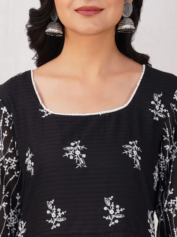 Black_Embroidered_Cotton_Anarkali_Kurta_Paired_With_Matching_Pant_-_XXL