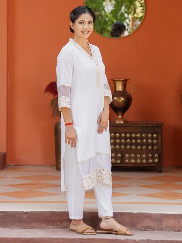 White_Floral__Printed_Cotton_Kurta_with_Cotton_Pant_-_Set_of_2_-_XXL