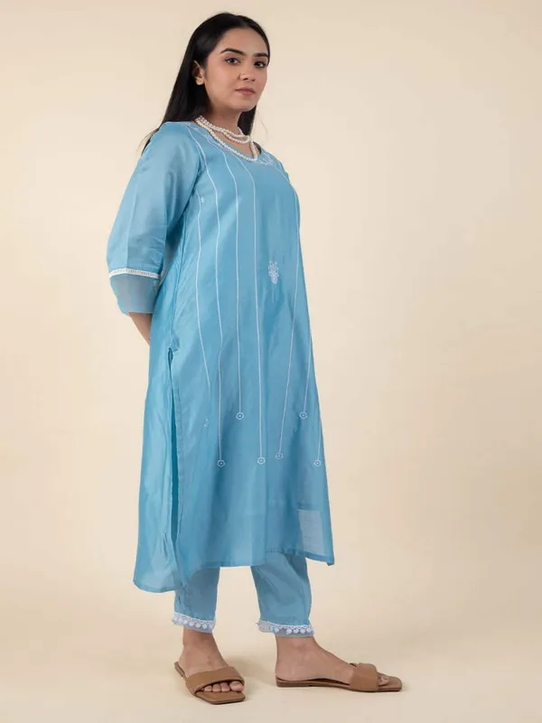 Blue_Embroidered_Chanderi_Kurta_-_XXL