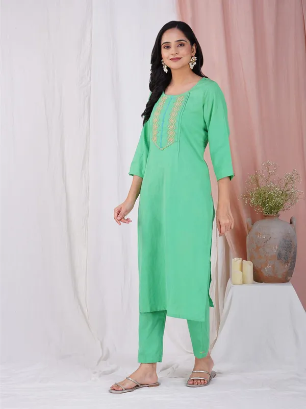 Green_Kantha_Embroidered_Work_Cotton_Kurta_Paired_With_Matching_Pant_-_XXL