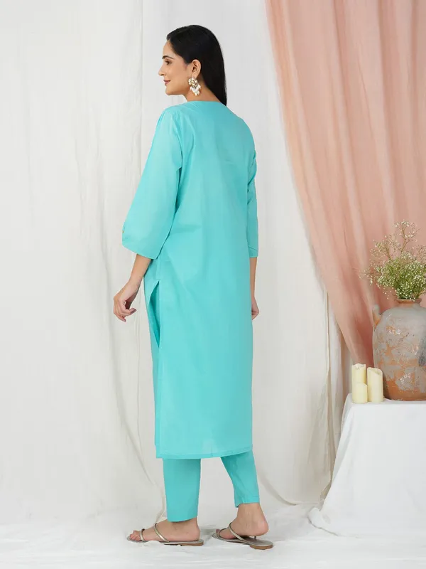 Firozi_Kantha_Embroidered_Cotton_Kurta_Paired_With_Matching_Pant_-_XXL