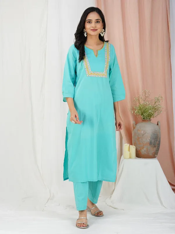 Firozi_Kantha_Embroidered_Cotton_Kurta_Paired_With_Matching_Pant_-_XXL