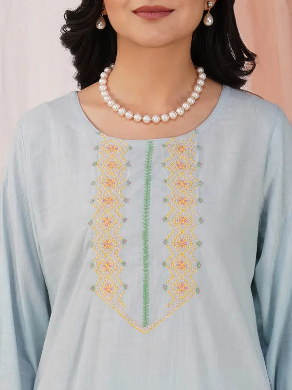 Blue_Kantha_Embroidered_Work_Cotton_Kurta_Paired_With_Matching_Pant_-_XXL