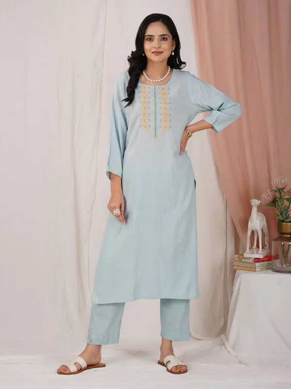 Blue_Kantha_Embroidered_Work_Cotton_Kurta_Paired_With_Matching_Pant_-_XXL