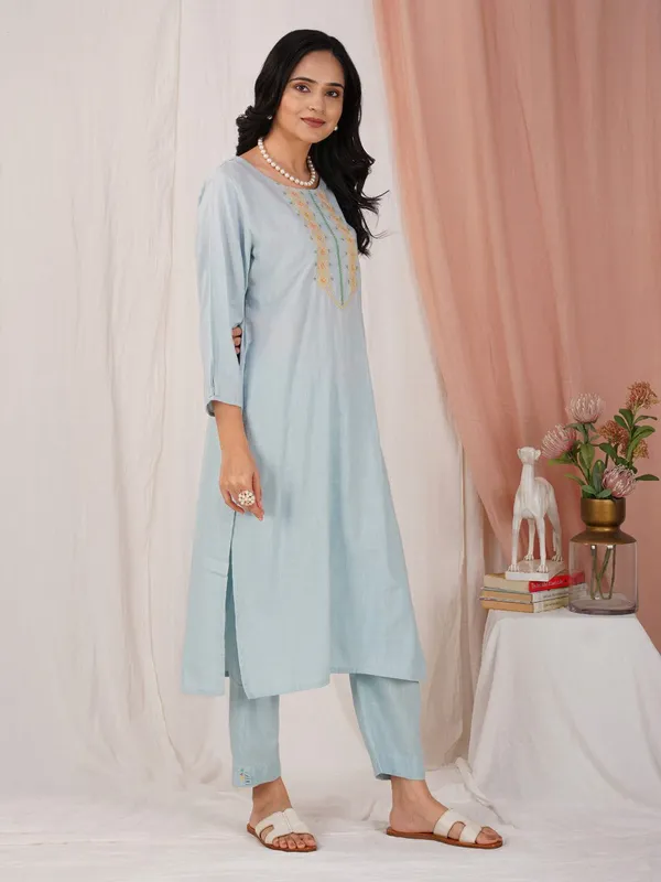 Blue_Kantha_Embroidered_Work_Cotton_Kurta_Paired_With_Matching_Pant_-_XXL