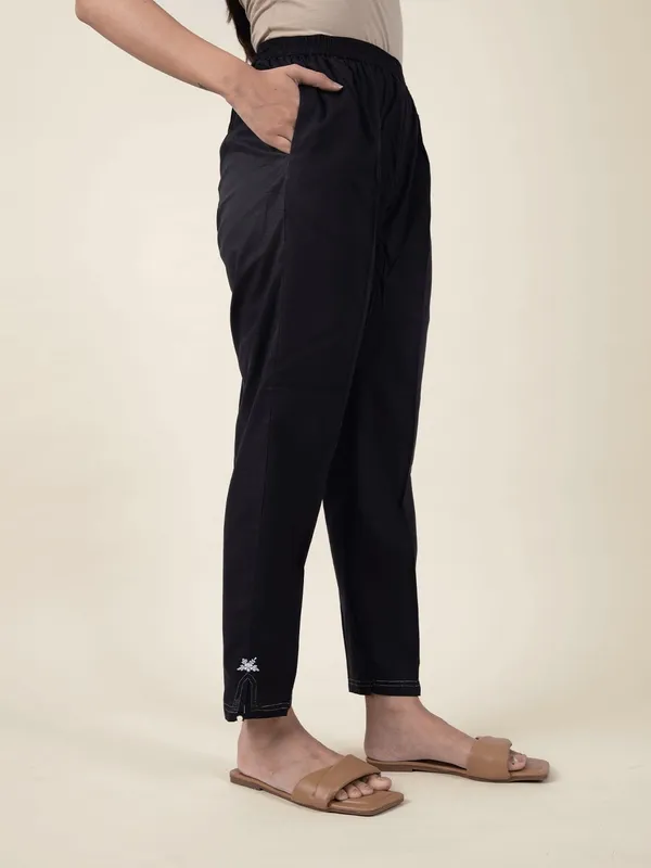 Black_Embroidered_Chanderi_Kurta_With_Matching_Pant_And_Dupatta_-_XXL