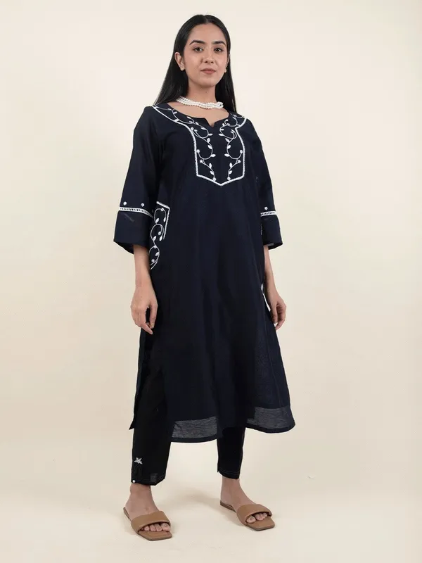 Black_Embroidered_Chanderi_Kurta_-_XXL
