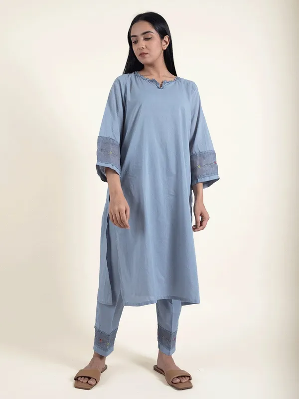 Dark_Blue_Hand_Embroidered_multicolor_Cotton_Kurta_-_XXL