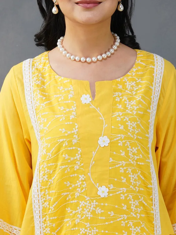 Yellow_Cotton_Embroidered_Kurta_Paired_With_Matching_Pant_-_XXL