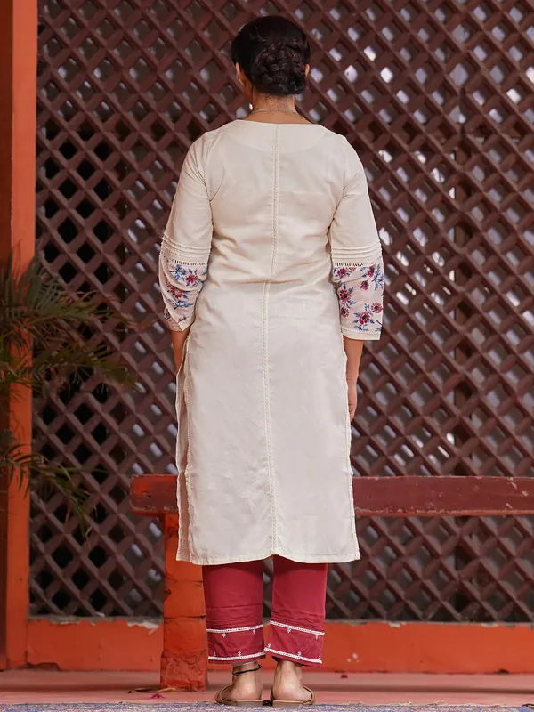 Beige_Floral_Printed_Cotton_Kurta_with_Embroidered_Pant_-_Set_of_2_-_XXL