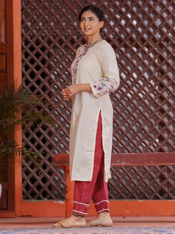 Beige_Floral_Printed_Cotton_Kurta_with_Embroidered_Pant_-_Set_of_2_-_XXL