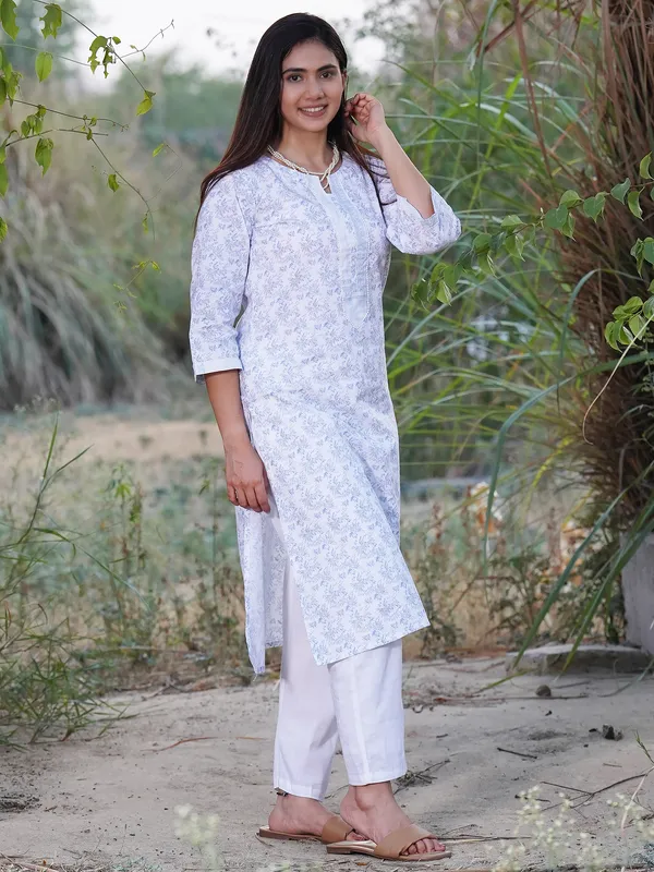 White_Blue_Printed_Cotton_Kurta_with_White_Pant_-_Set_of_2_-_XXL