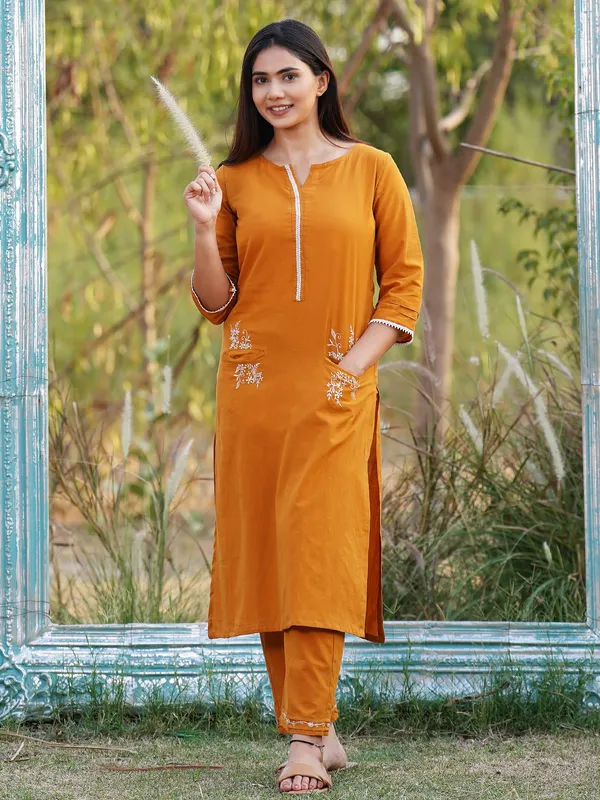 Musturd_Embroidered_Cotton_Kurta_with_Embroidered_Pant_-_Set_of_2_-_XXL