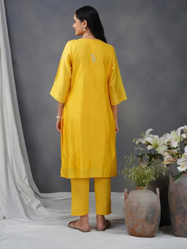 Yellow_Embroidered_Chanderi_Kurta_-_XXL