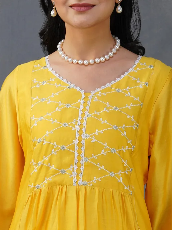 Yellow_Embroidered_Chanderi_Kurta_-_XXL