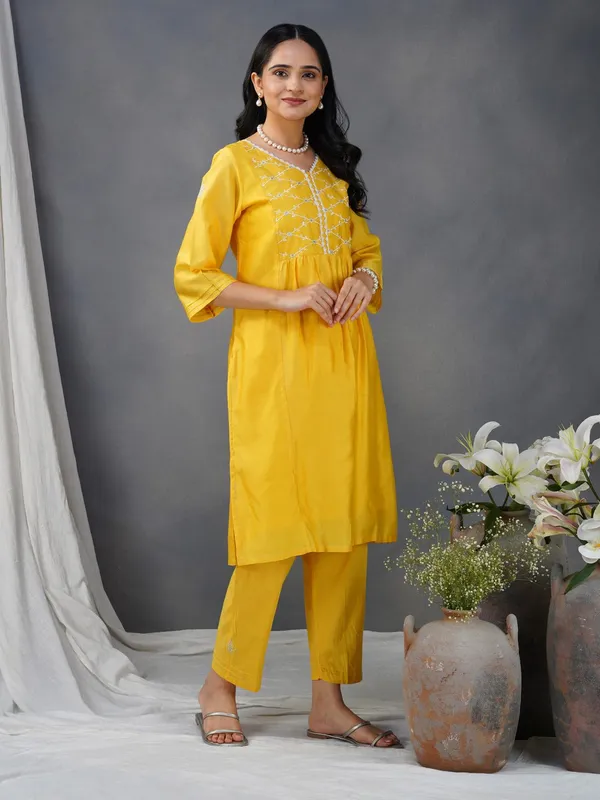 Yellow_Embroidered_Chanderi_Kurta_-_XXL