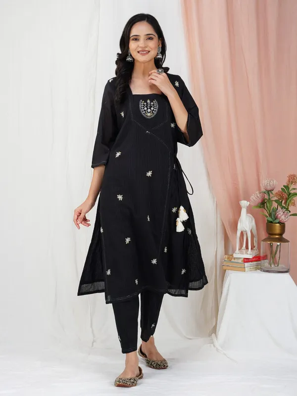Black_Hand_Embroidered_Cotton_Angrakha_Kurta_-_XXL