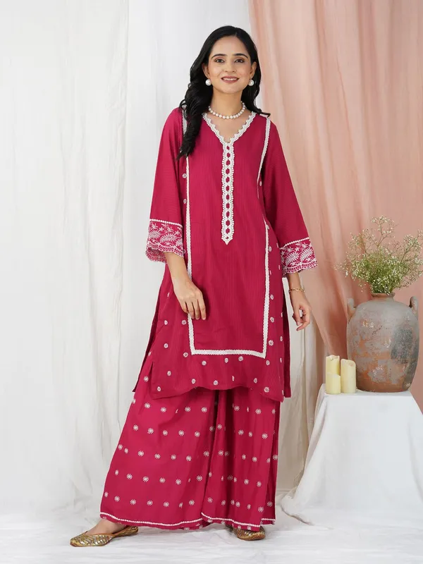 Red_Embroidered_cotton_straight_kurta_-_XXL