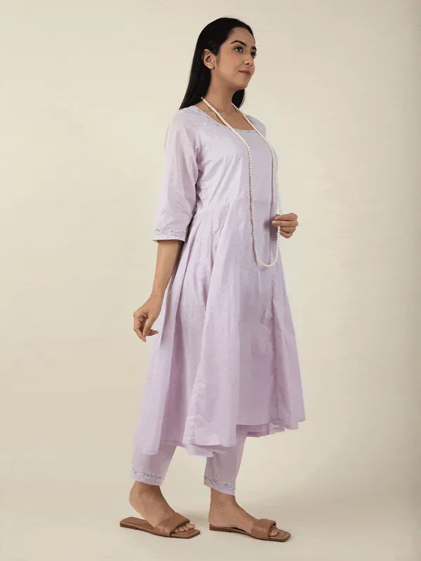 Lilac_Hand_Embroidered_Cotton_Anarkali_Kurta_Paired_With_Matching_Pants_-_XXL