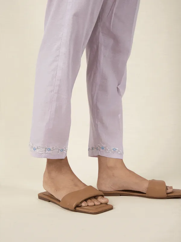 Lilac_Hand_Embroidered_Cotton_Anarkali_Kurta_Paired_With_Matching_Pants_-_XXL