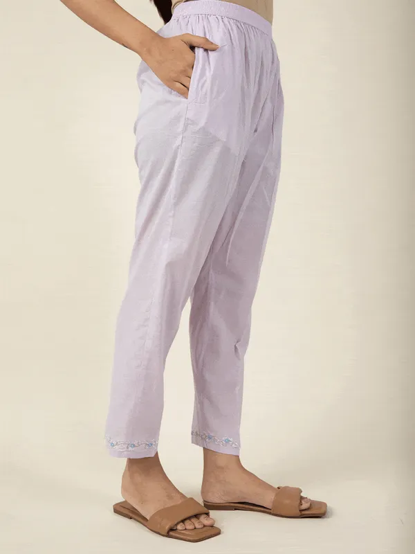 Lilac_Hand_Embroidered_Cotton_Anarkali_Kurta_Paired_With_Matching_Pants_-_XXL