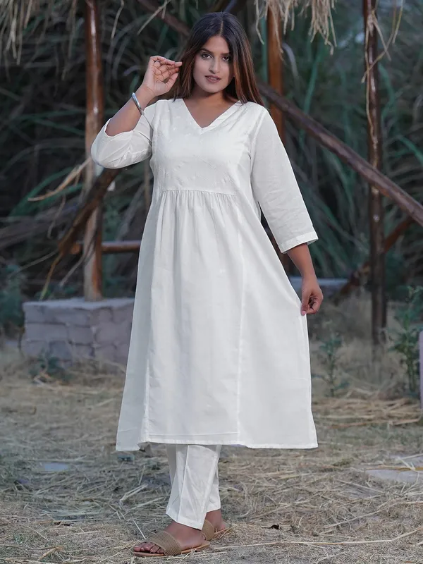 White_Yoke_Embroidered_A-Line_Cotton_Kurta_with_Cotton_Pant_-_Set_of_2_-_XXL
