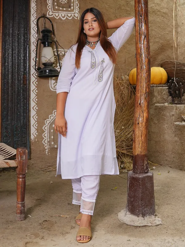 Light_Purple_Embroidered_Cotton_Silk_Kurta_with_Lace_Pant_-_Set_of_2_-_XXL