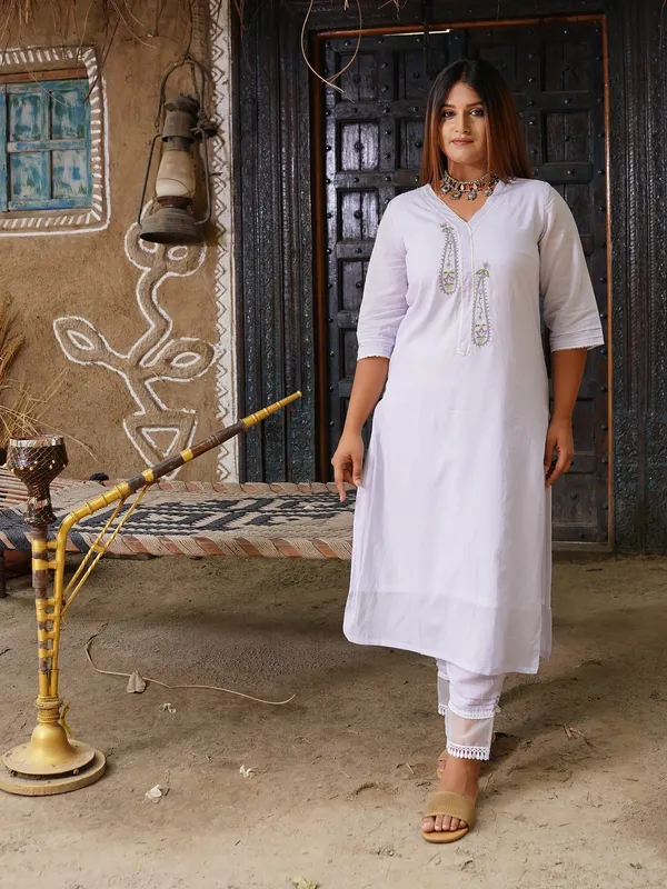 Light_Purple_Embroidered_Cotton_Silk_Kurta_with_Lace_Pant_-_Set_of_2_-_XXL