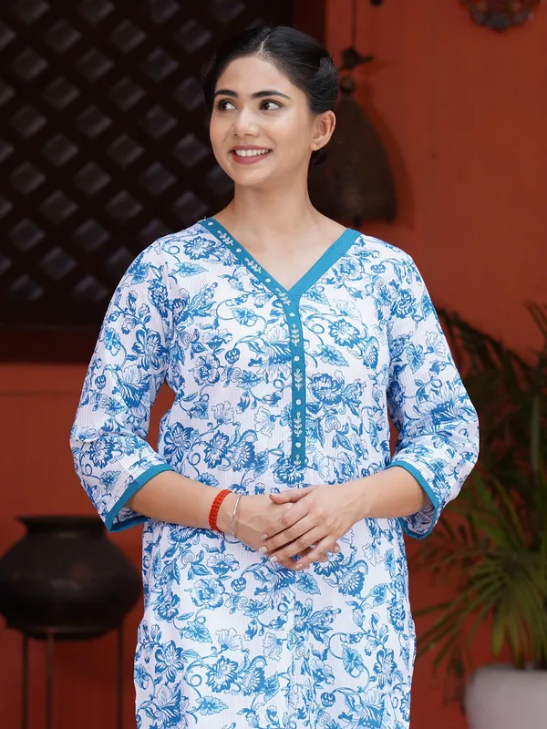 White_Blue_Printed_Cotton_Embroidered_Kurta_with_Cotton_Pant_-_Set_of_2_-_XXL