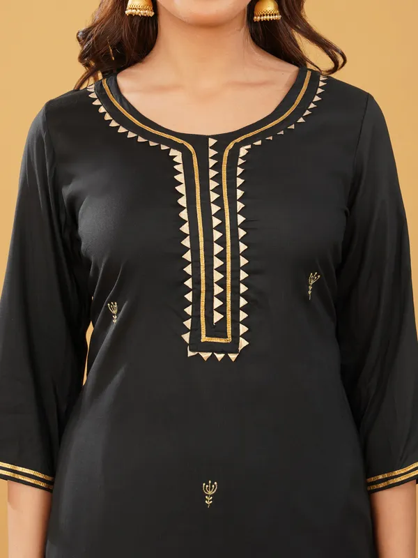 Black_Gota_Pati_Festive_Embroidered_Kurta_with_Pant(Set_of_2)