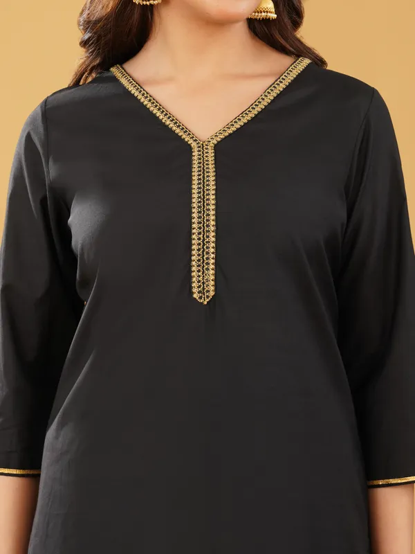 Black_Silk_Blend_Golden_Lace_Kurta_with_Pant_and_Dupatta(Set_of_3)
