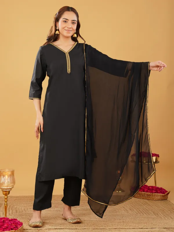 Black_Silk_Blend_Golden_Lace_Kurta_with_Pant_and_Dupatta(Set_of_3)