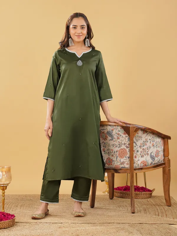 Mehndy_Green_Silver_Embroidered_Kurta_with_Pant(Set_of_2)