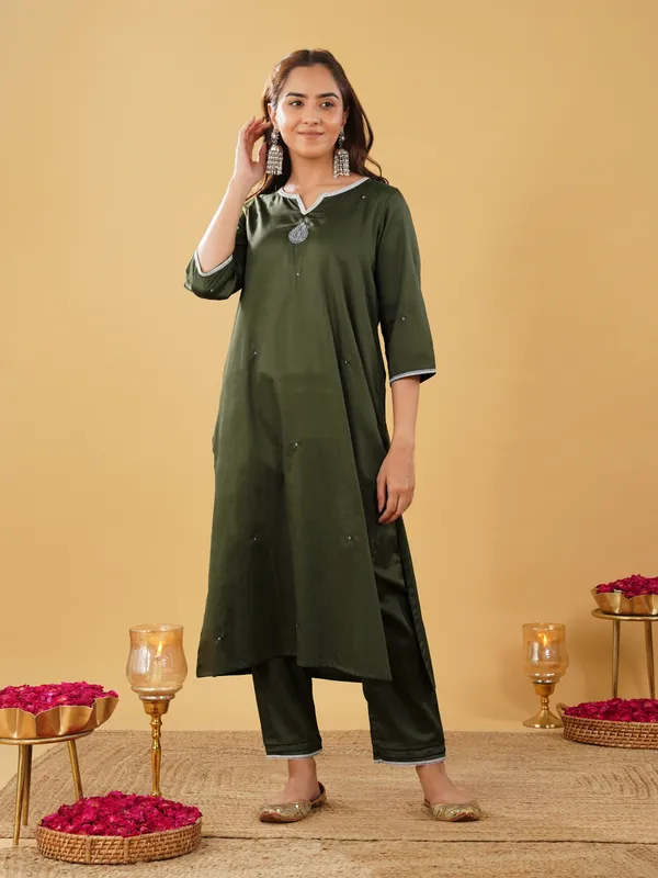 Mehndy_Green_Silver_Embroidered_Kurta_with_Pant(Set_of_2)
