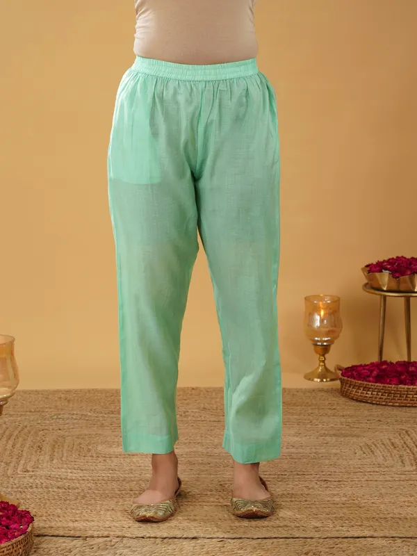 Ghiya_Green_Embroidered_Silk_Blend_Kurta_with_Pant(Set_of_2)