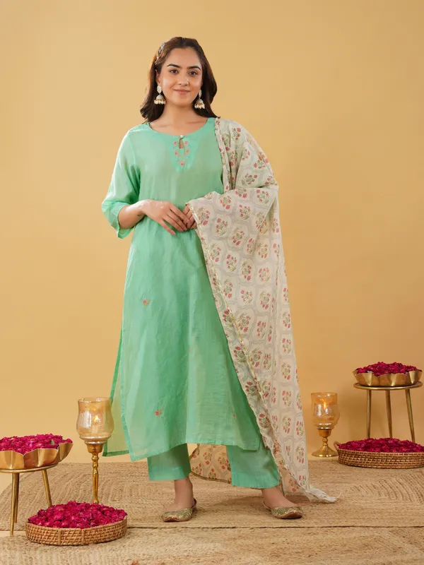 Ghiya_Green_Embroidered_Silk_Blend_Kurta_with_Pant_and_Dupatta(Set_of_3)