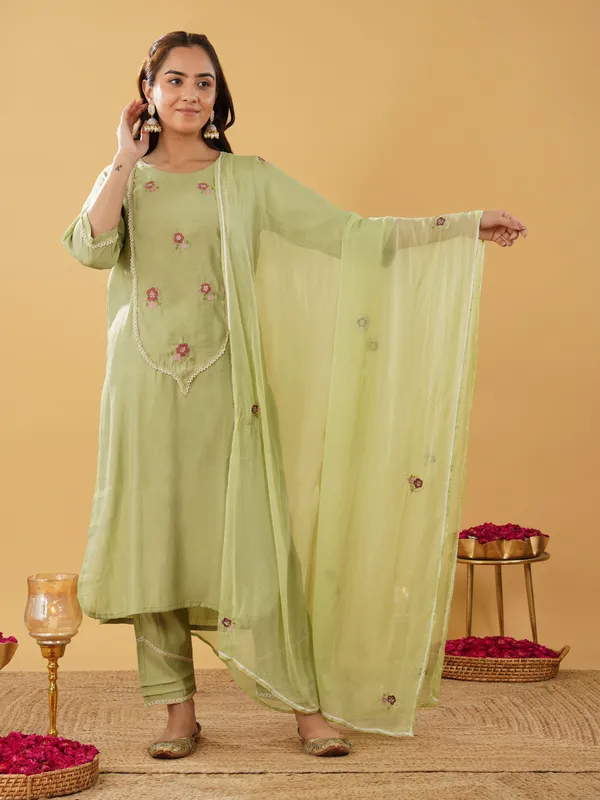 Light_Green_Embroidered_Silk_Blend_Kurta_with_Pant_and_Dupatta(Set_of_3)