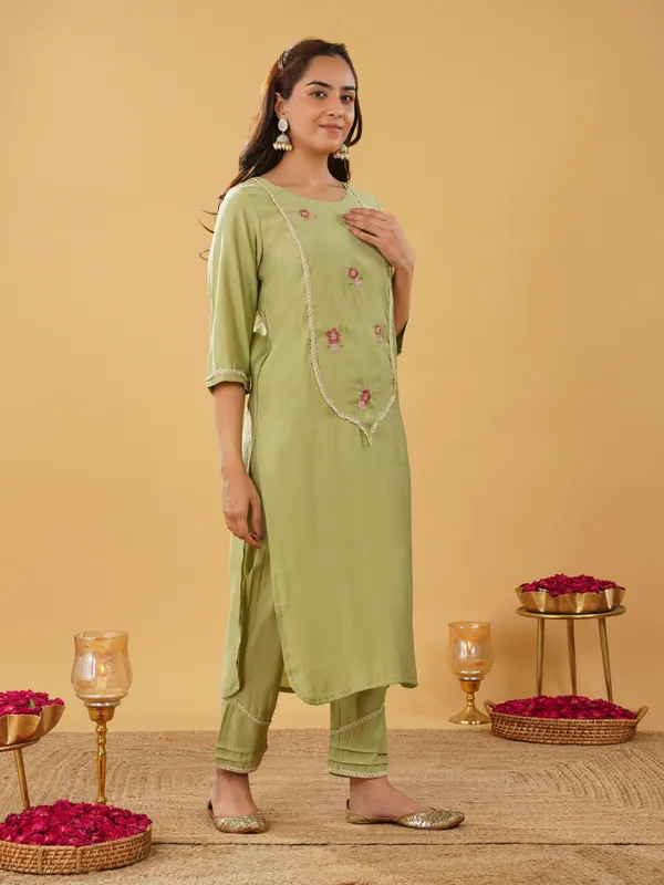 Light_Green_Embroidered_Silk_Blend_Kurta_with_Pant_and_Dupatta(Set_of_3)