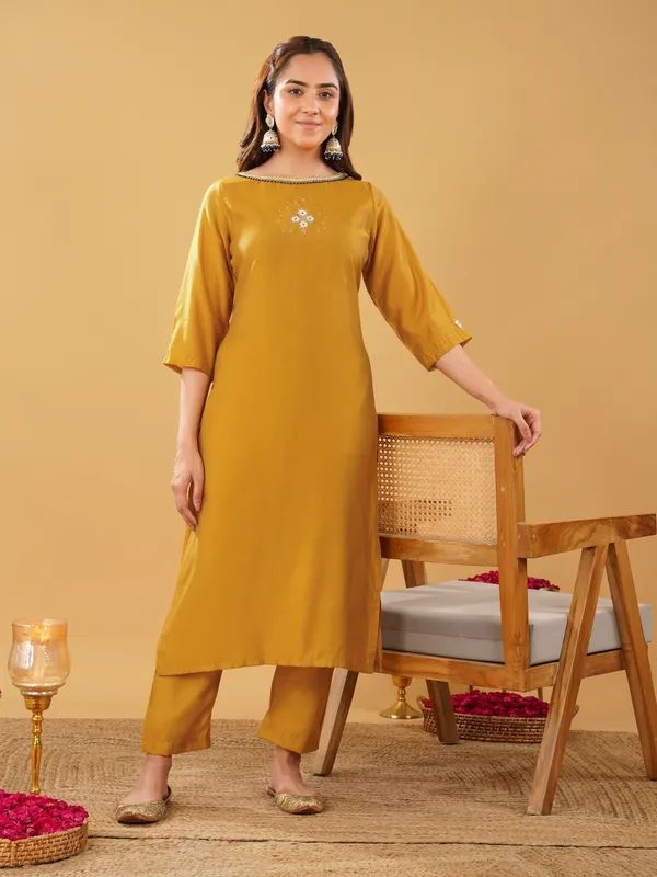 Mustard_Embroidered_Silk_Blend_Kurta_with_Pant(Set_of_2)