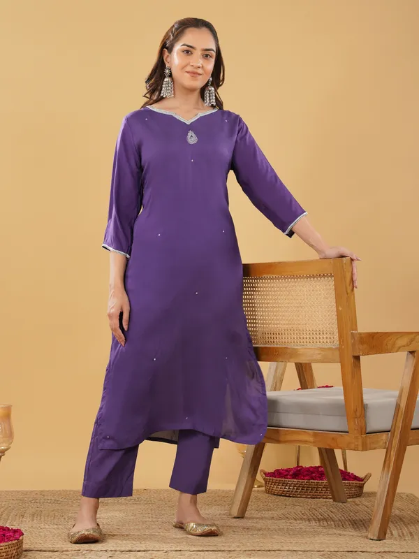Women_Purple_Embroidered_Kurta_with_Pant(Set_of_2)