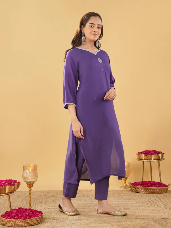 Women_Purple_Embroidered_Kurta_with_Pant(Set_of_2)