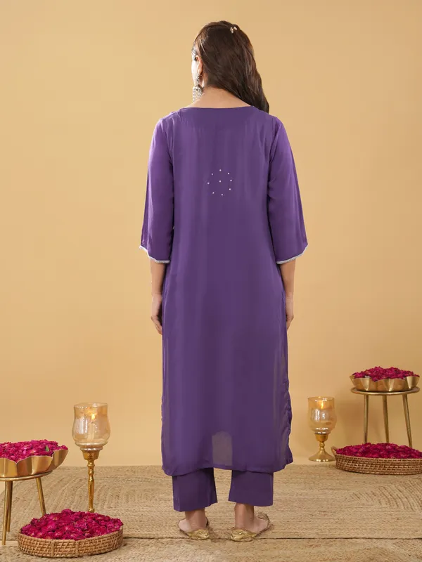 Women_Purple_Embroidered_Kurta_with_Pant(Set_of_2)