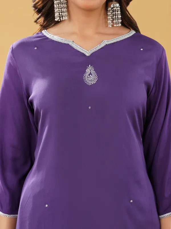 Women_Purple_Embroidered_Kurta_with_Pant_and_Dupatta(Set_of_3)