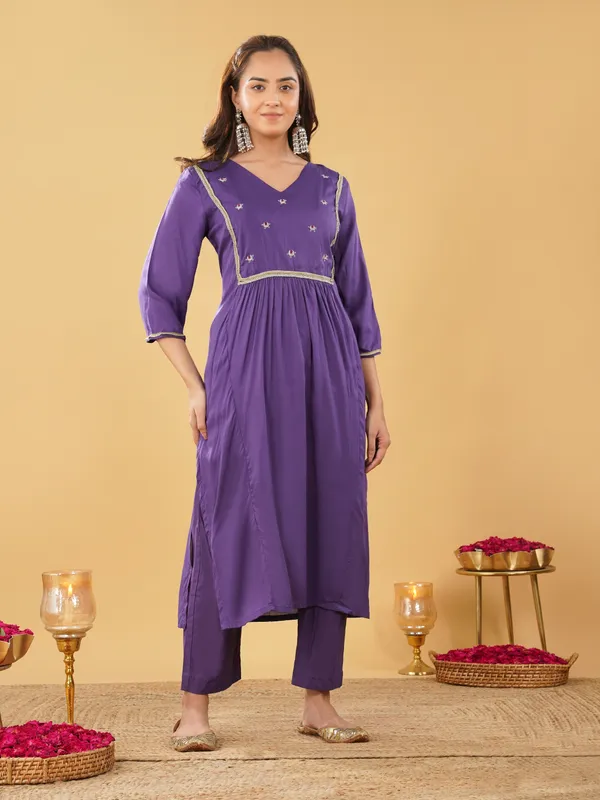 Women_Purple_Boota_Zari_Kurta_with_Pant(Set_of_2)