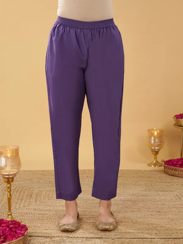 Women_Purple_Boota_Zari_Kurta_with_Pant(Set_of_2)