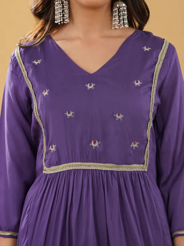 Women_Purple_Boota_Zari_Kurta_with_Pant(Set_of_2)