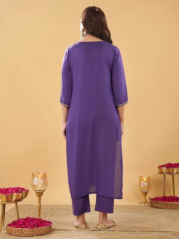 Women_Purple_Boota_Zari_Kurta_with_Pant_and_Dupatta(Set_of_3)