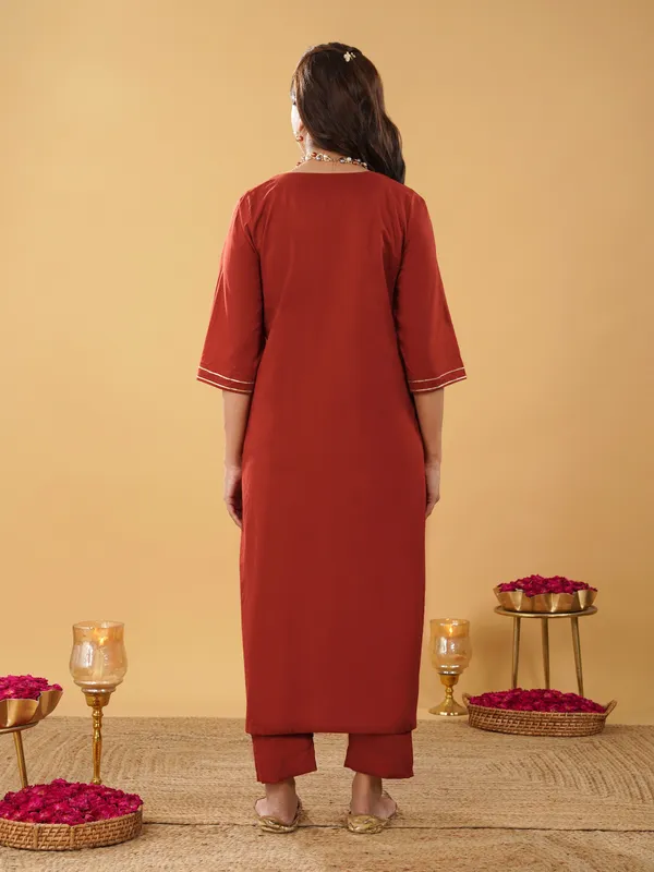 Red_Heavy_Embroidered_Lace_Festive_Kurta_with_Pant_(set_of_2)