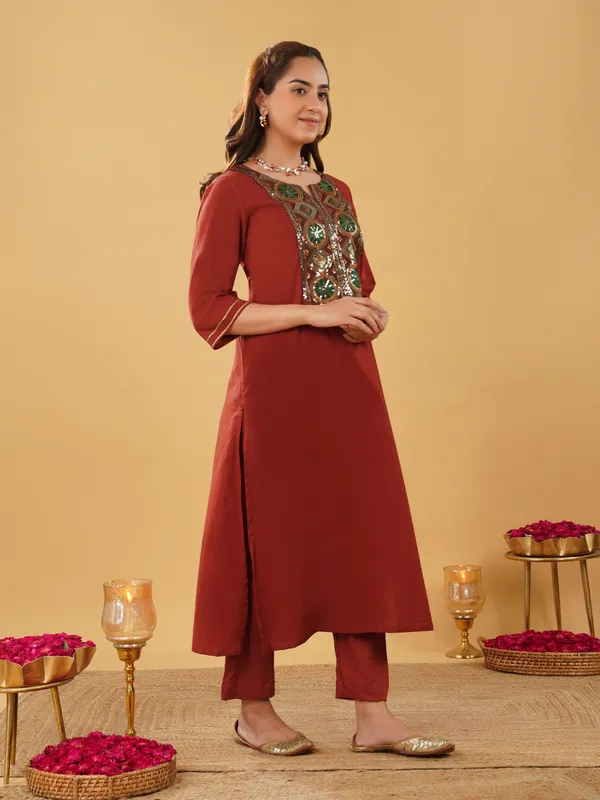 Red_Heavy_Embroidered_Lace_Festive_Kurta_with_Pant_(set_of_2)