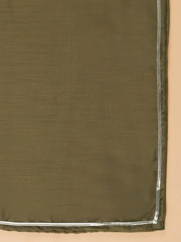 Women_Mehndy_Green_Silk_Blend_Embroidered_Kurta_with_Pant_and_Dupatta(Set_of_3)